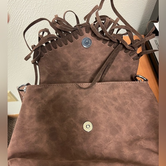 Leather And Turquoise Brown Fringe Shoulder Bag - Picture 11 of 12